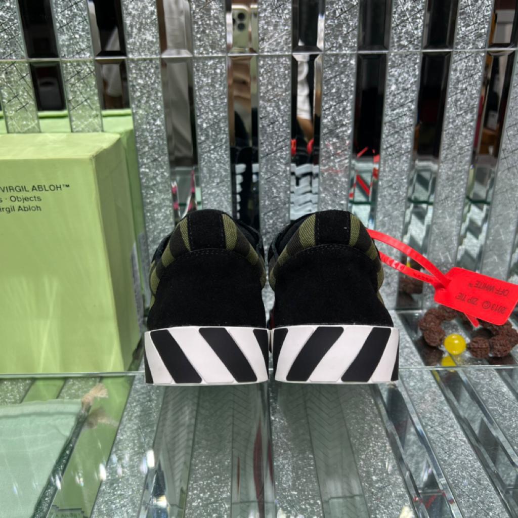 OFF-WHITE Vulc Low Diag Print Black Fuchsia - vstockx