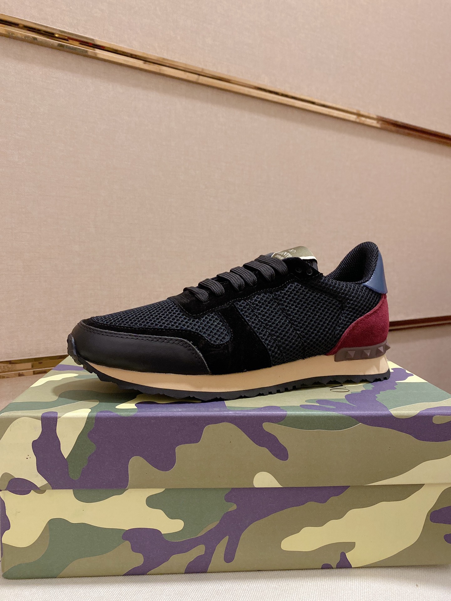 Valentino Garavani Rockrunner camouflage-print sneakers 13 - vstockx