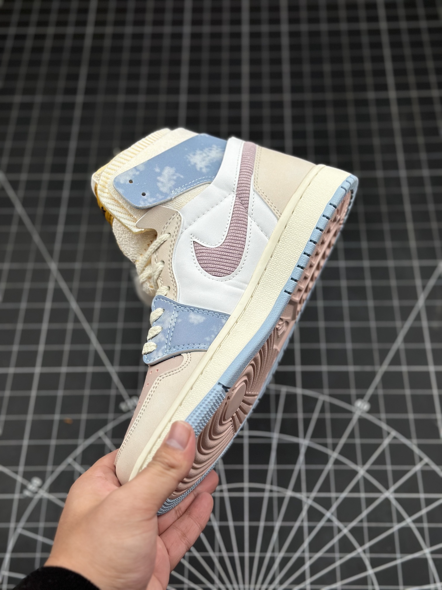 Jordan 1 High Zoom Air CMFT Pink Oxford (W) - vstockx