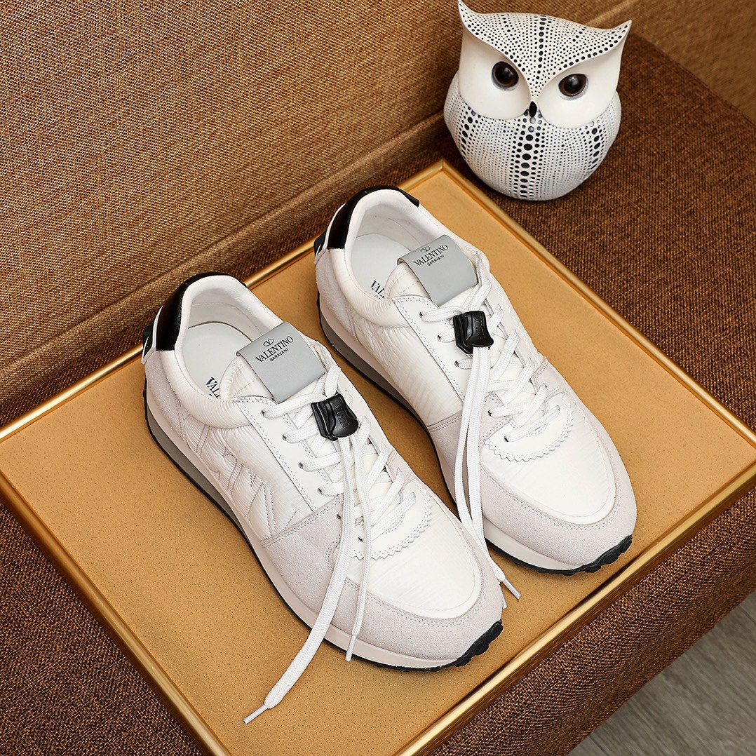 Valentino Garavani Low-top sneakers 15 - vstockx