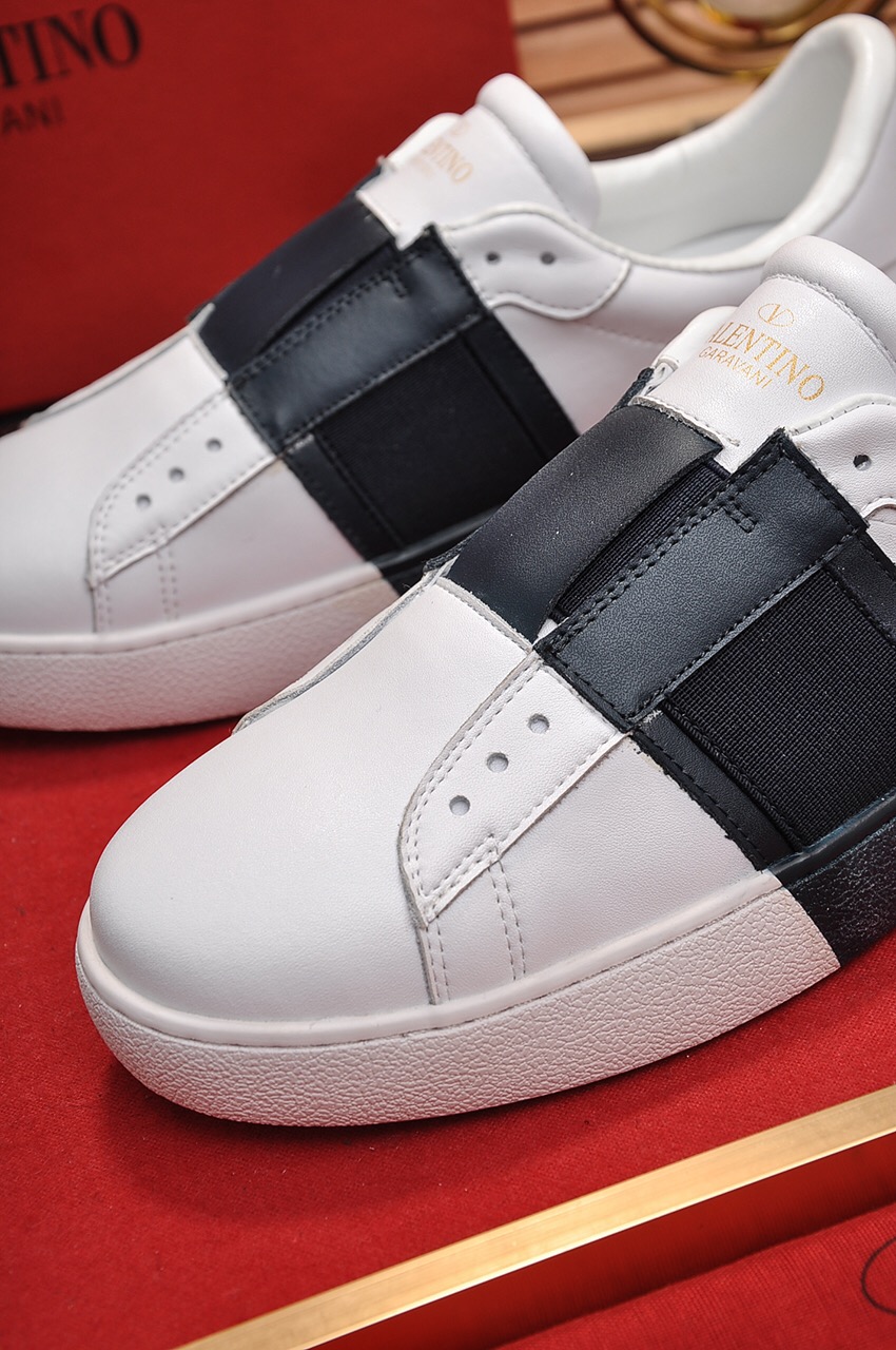 Valentino Garavani Rockstud Untitled calfskin sneaker 17 - vstockx