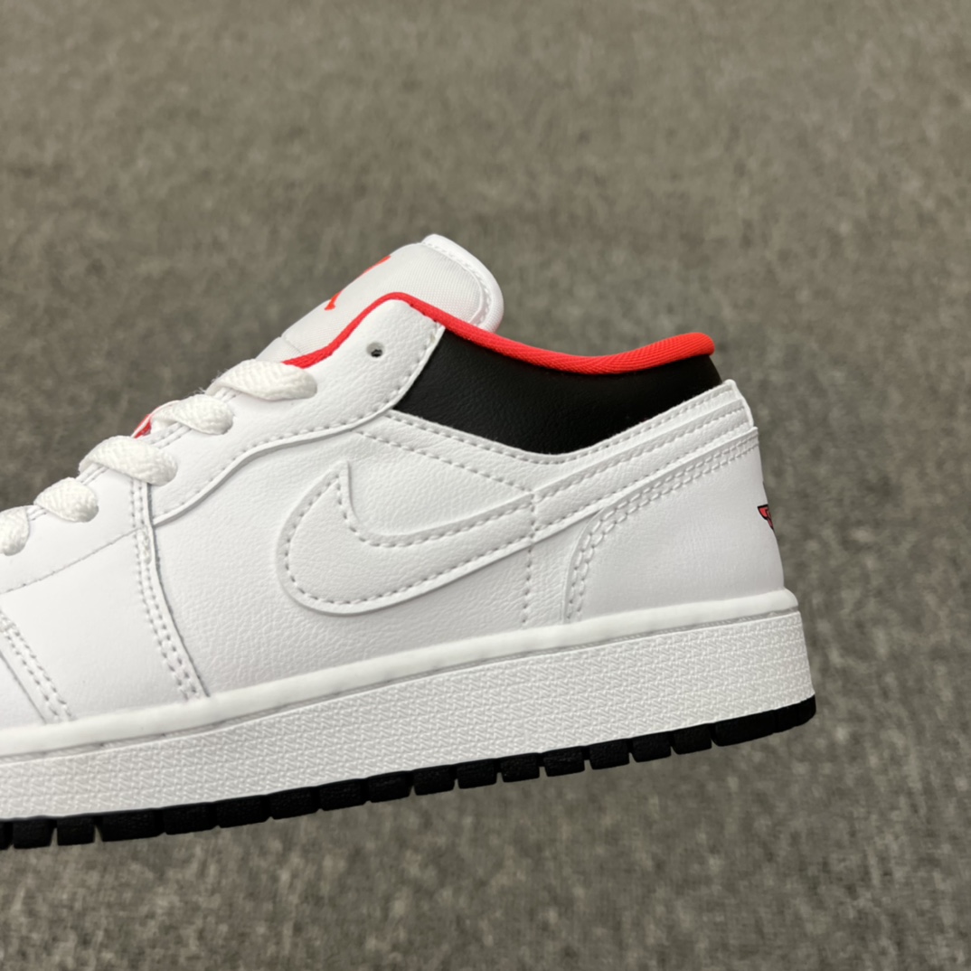 Jordan 1 Low White Black Infrared (GS) - vstockx