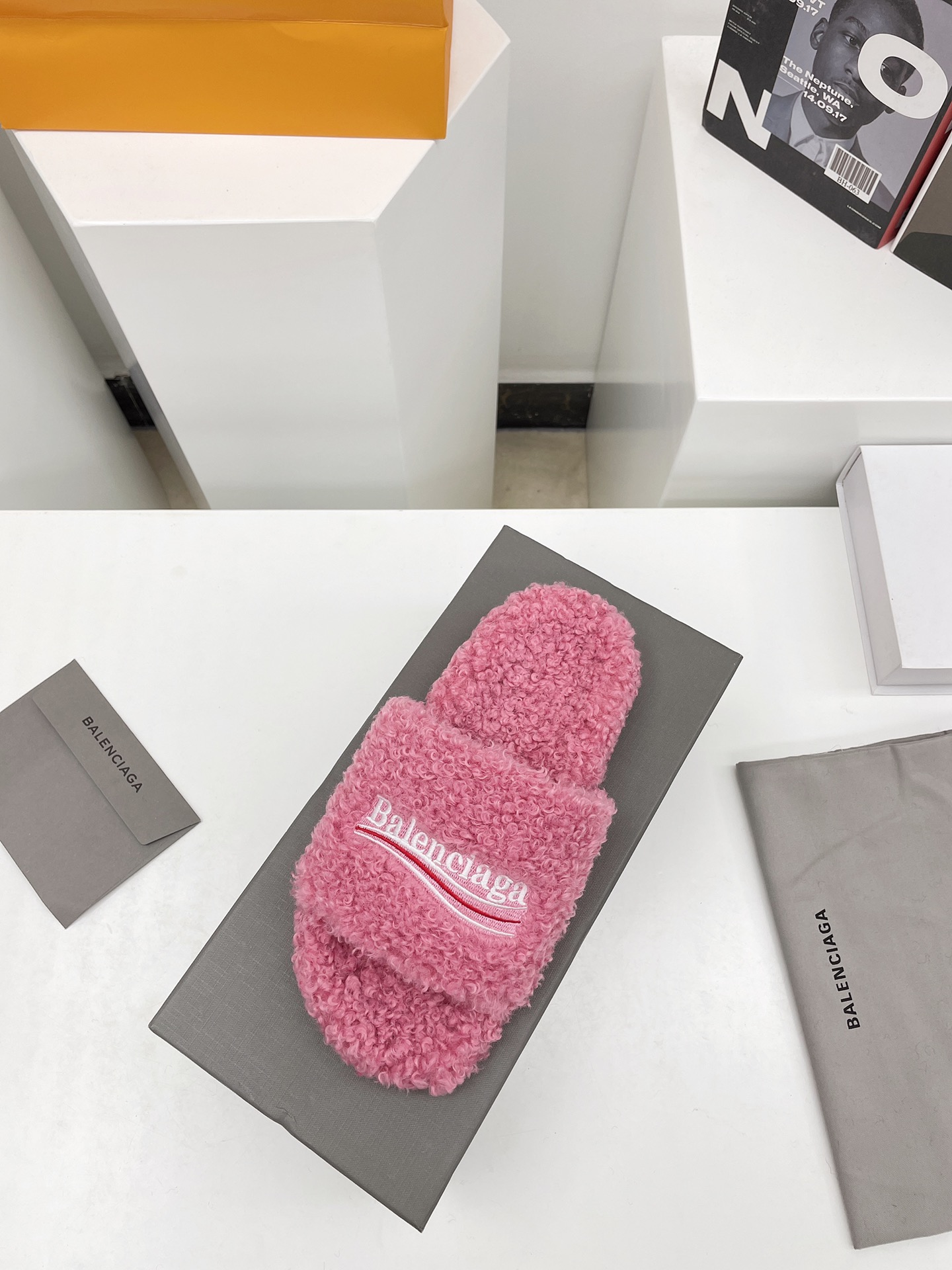 Balenciaga women 4 - vstockx