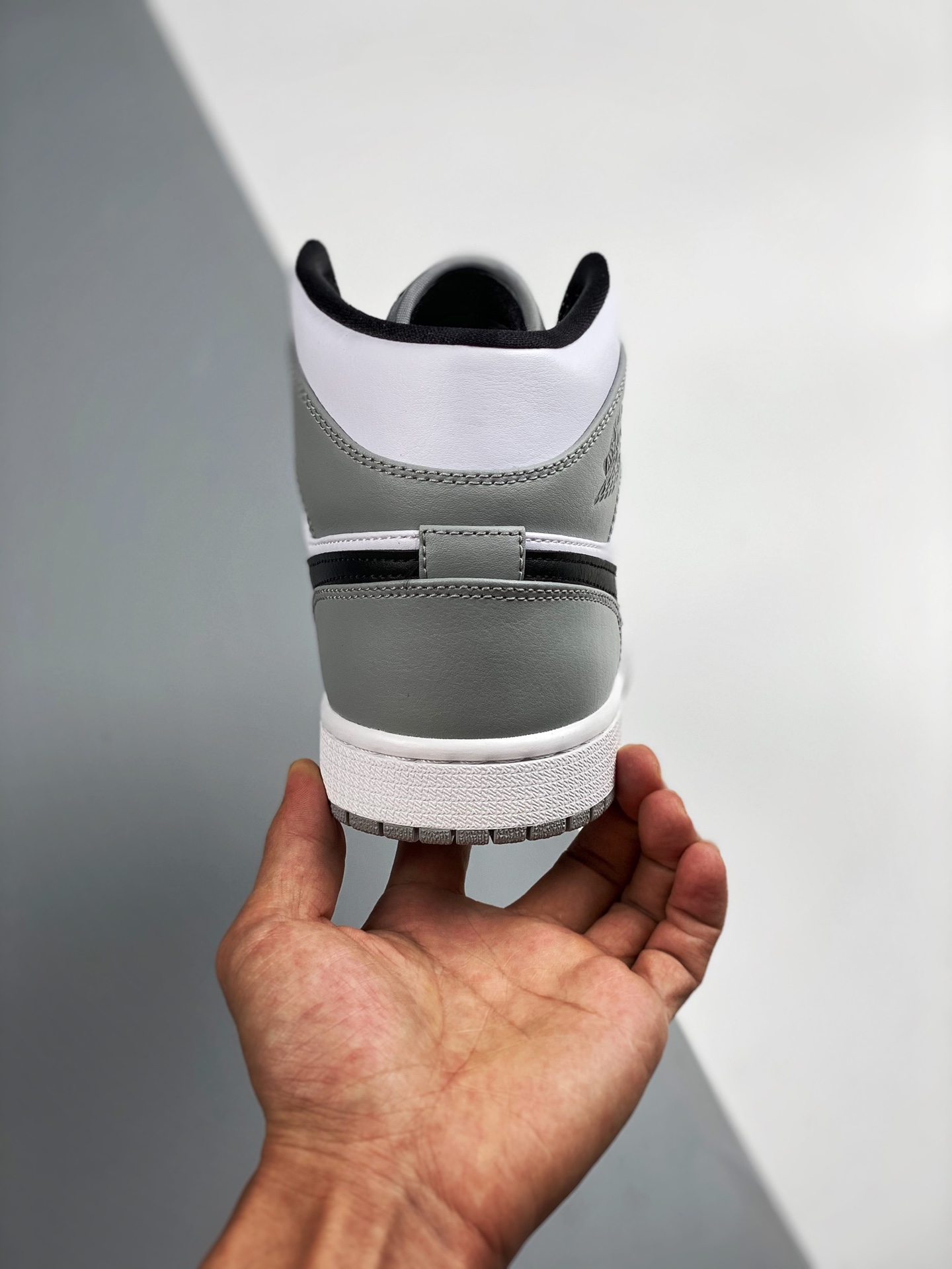 Jordan 1 Mid Light Smoke Grey - vstockx