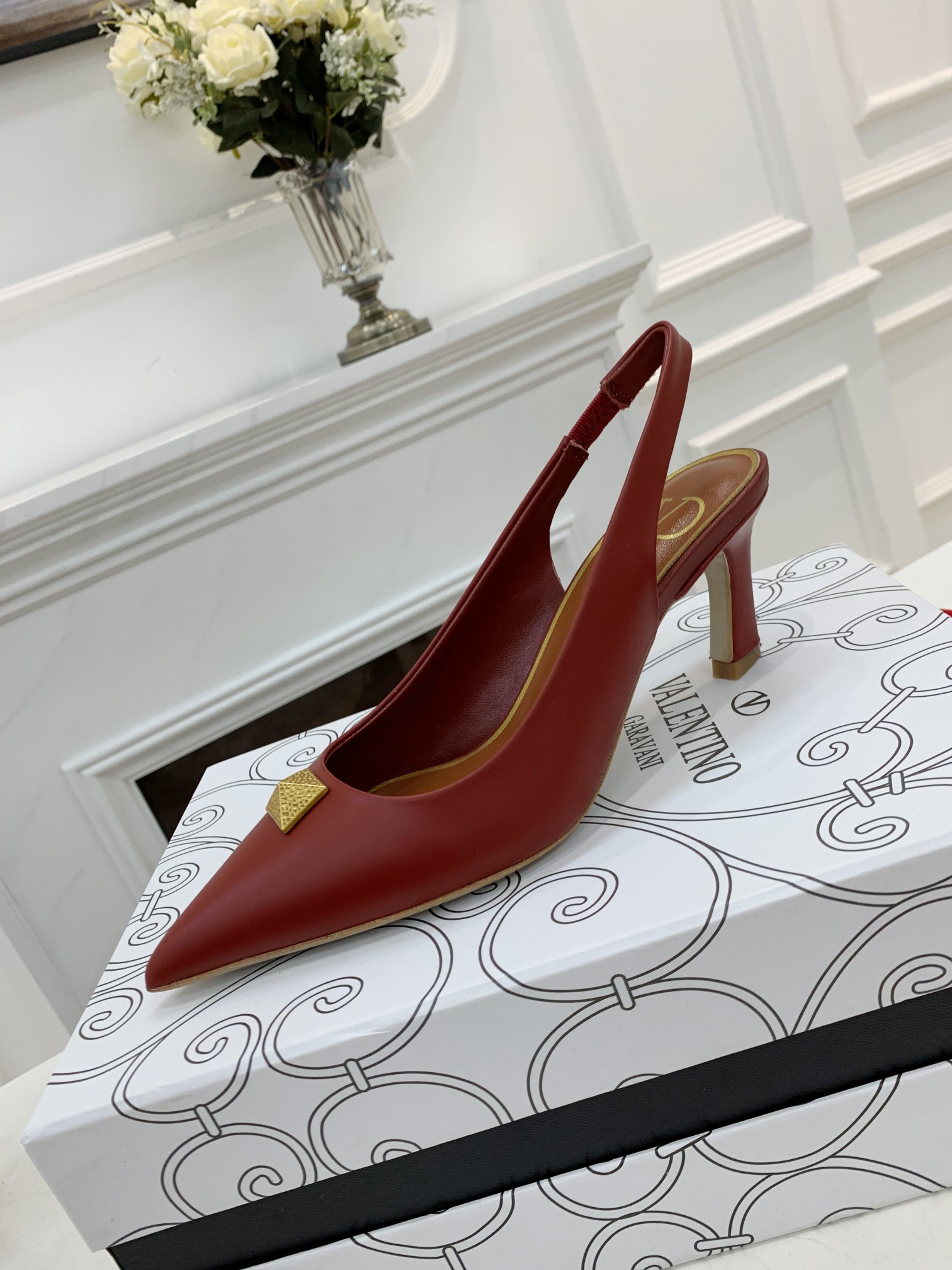 VALENTINO GARAVANI Rockstud WOMEN 37 - vstockx