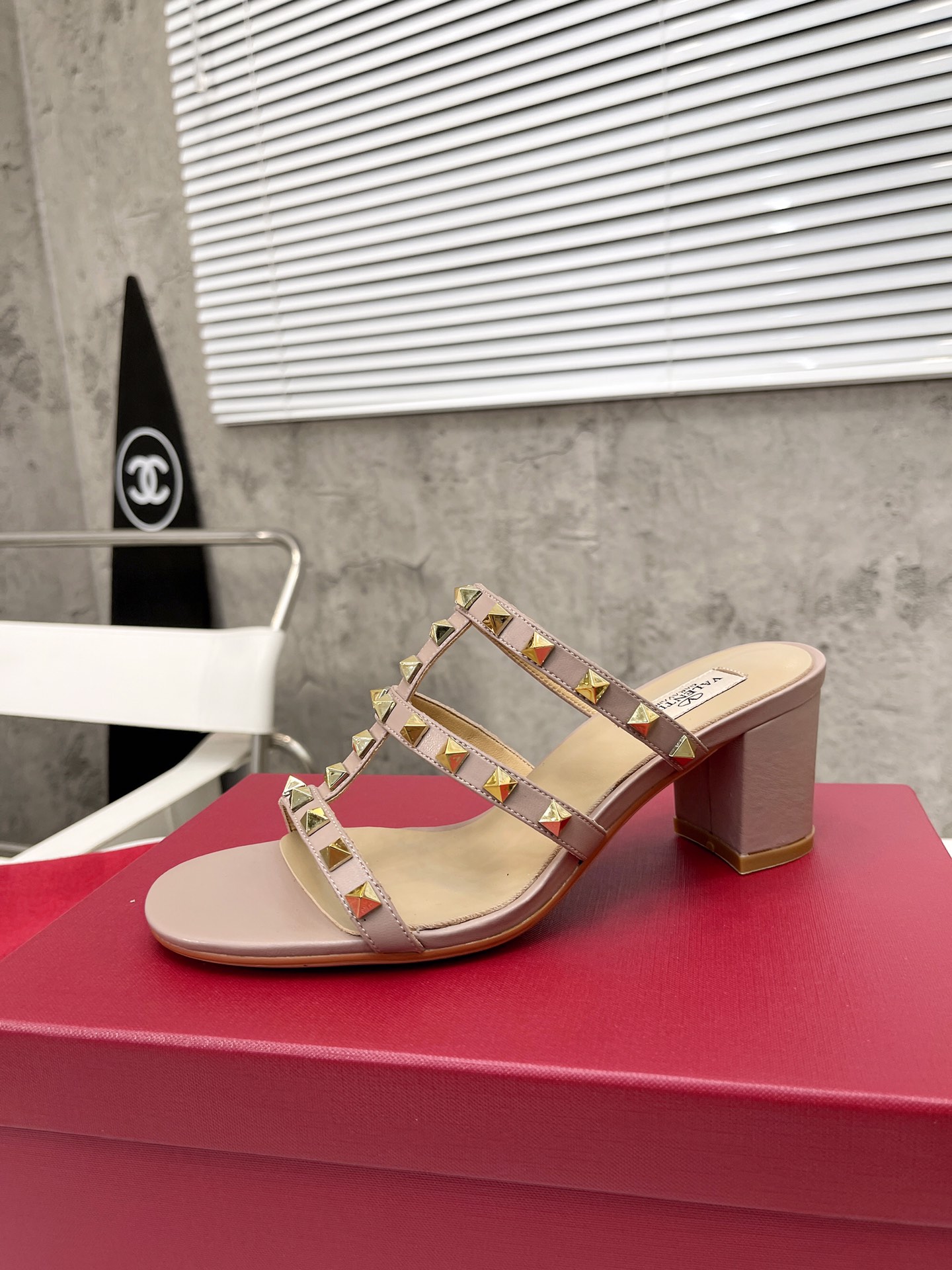 VALENTINO GARAVANI Rockstud WOMEN 5 - vstockx