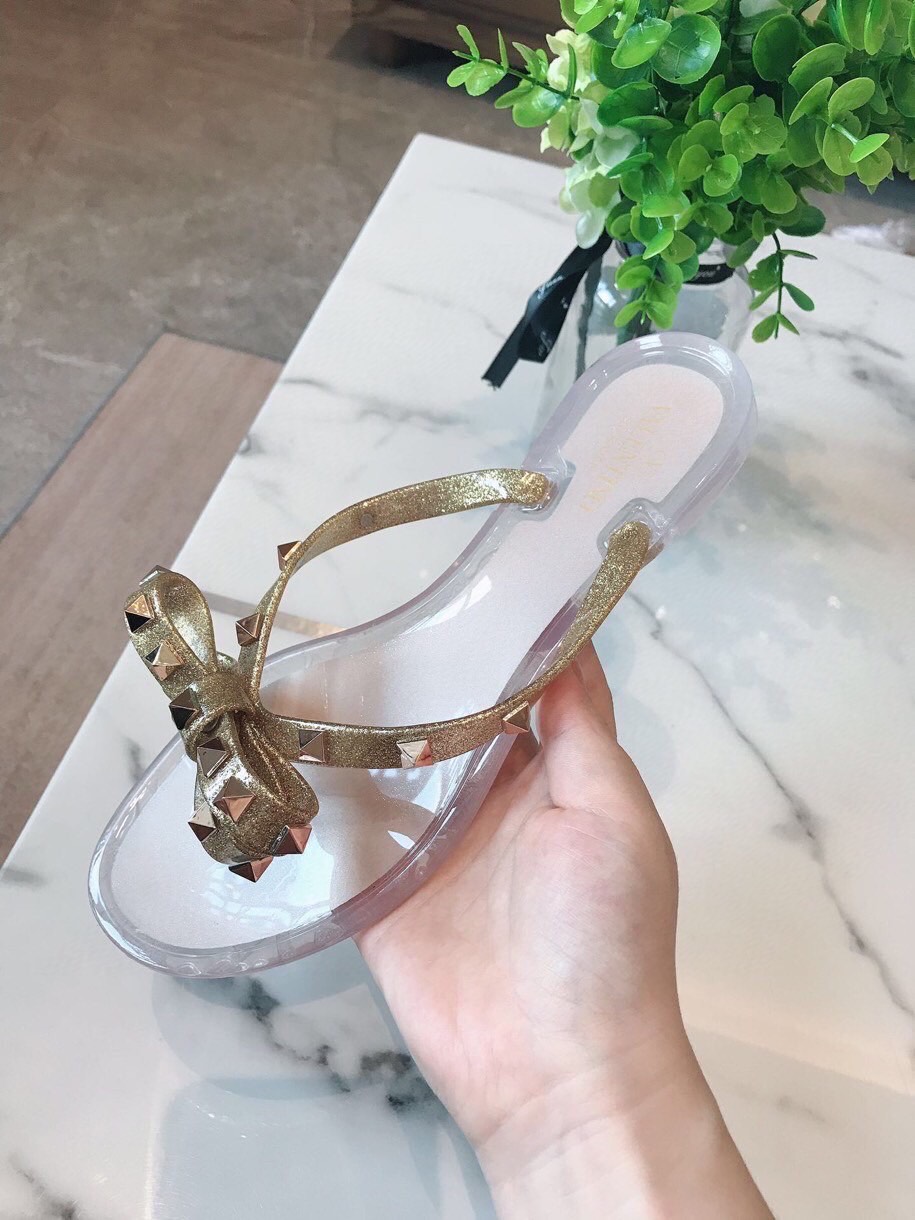 VALENTINO GARAVANI Rockstud WOMEN 35 - vstockx