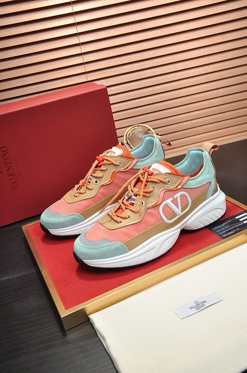 Valentino Garavani Low-top sneakers 22 - vstockx