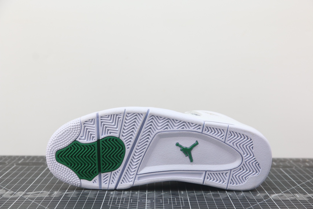 Jordan 4 Retro Metallic Green - vstockx
