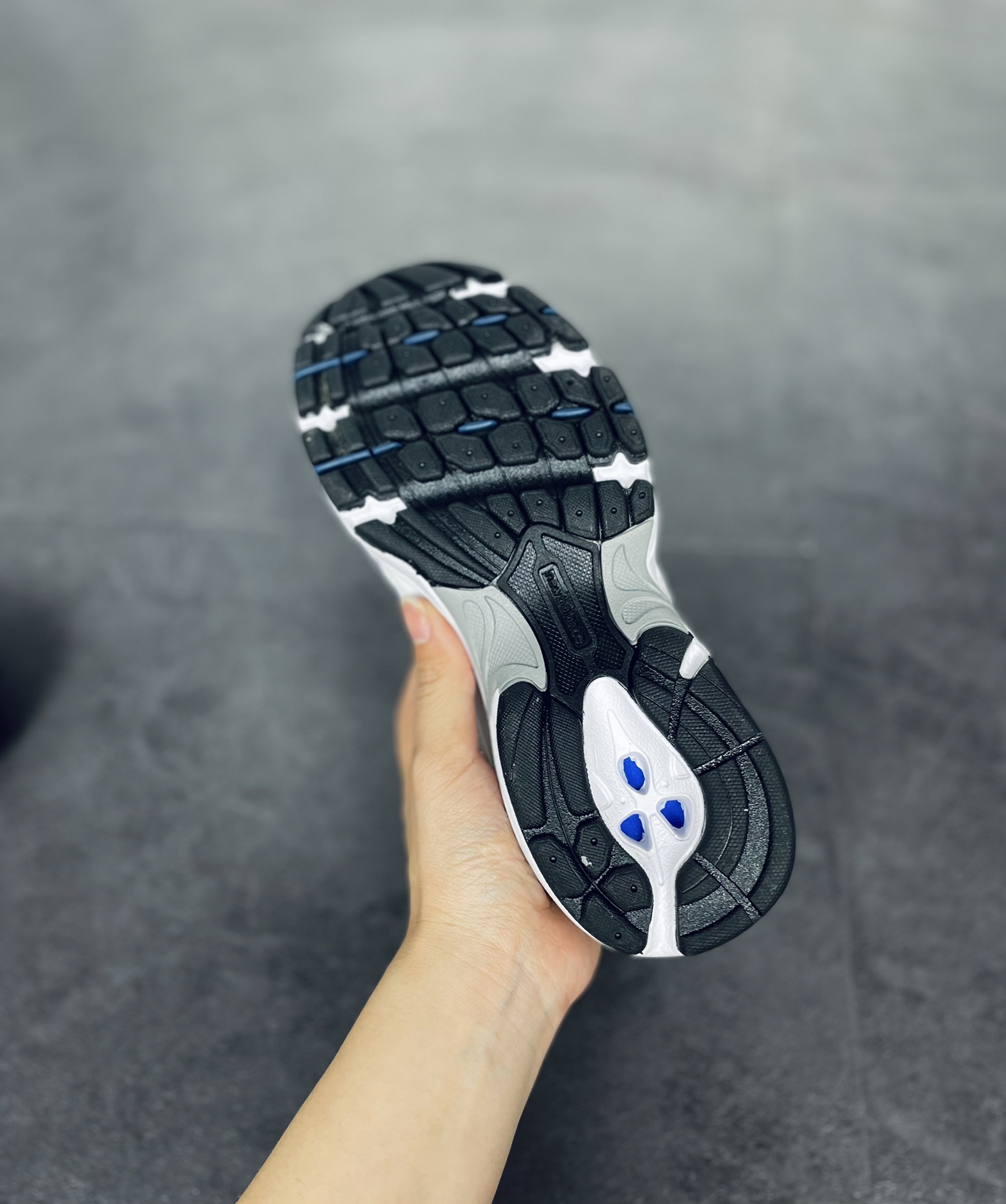 New Balance 530 White Silver Navy - vstockx