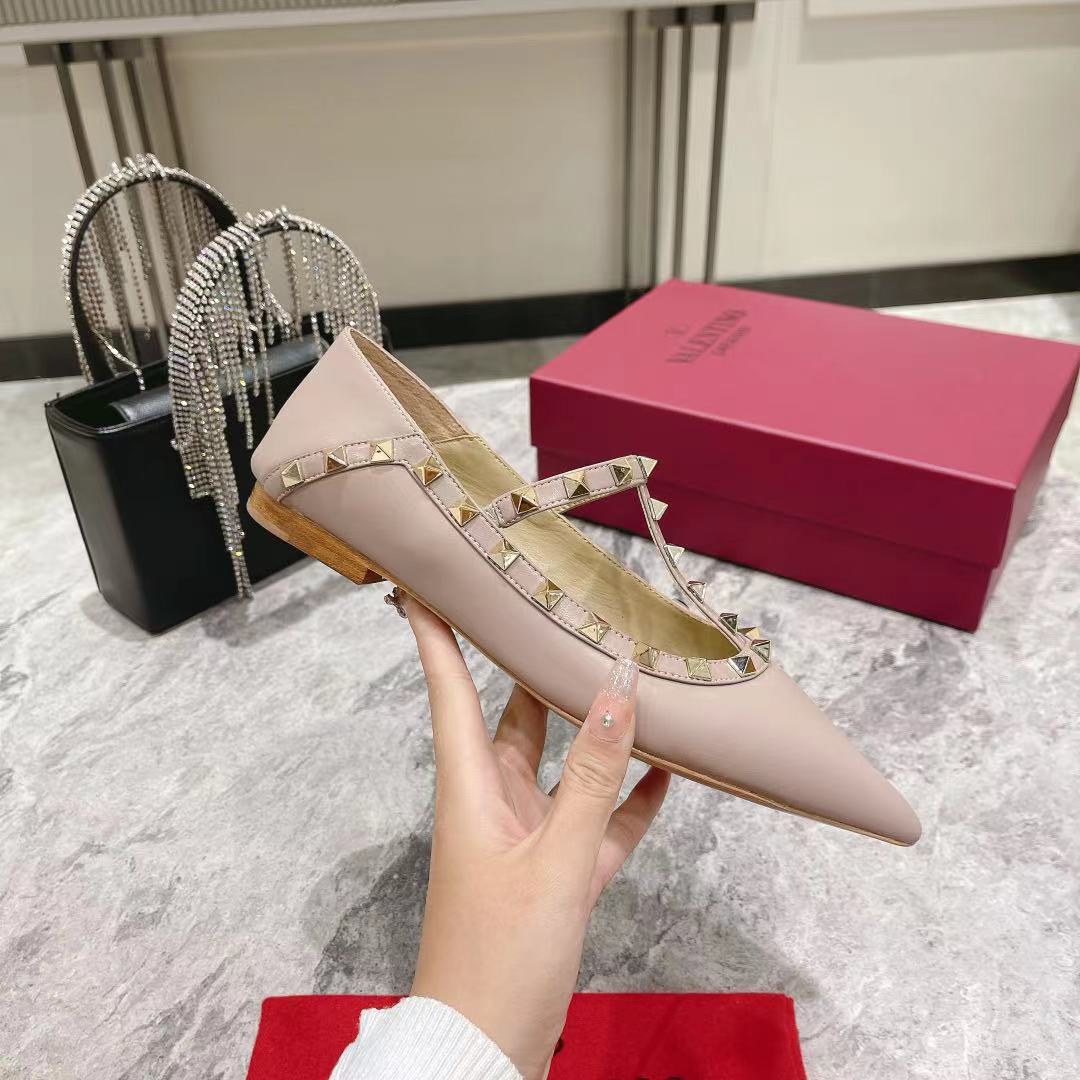 VALENTINO GARAVANI Roman Stud WOMEN 15 - vstockx