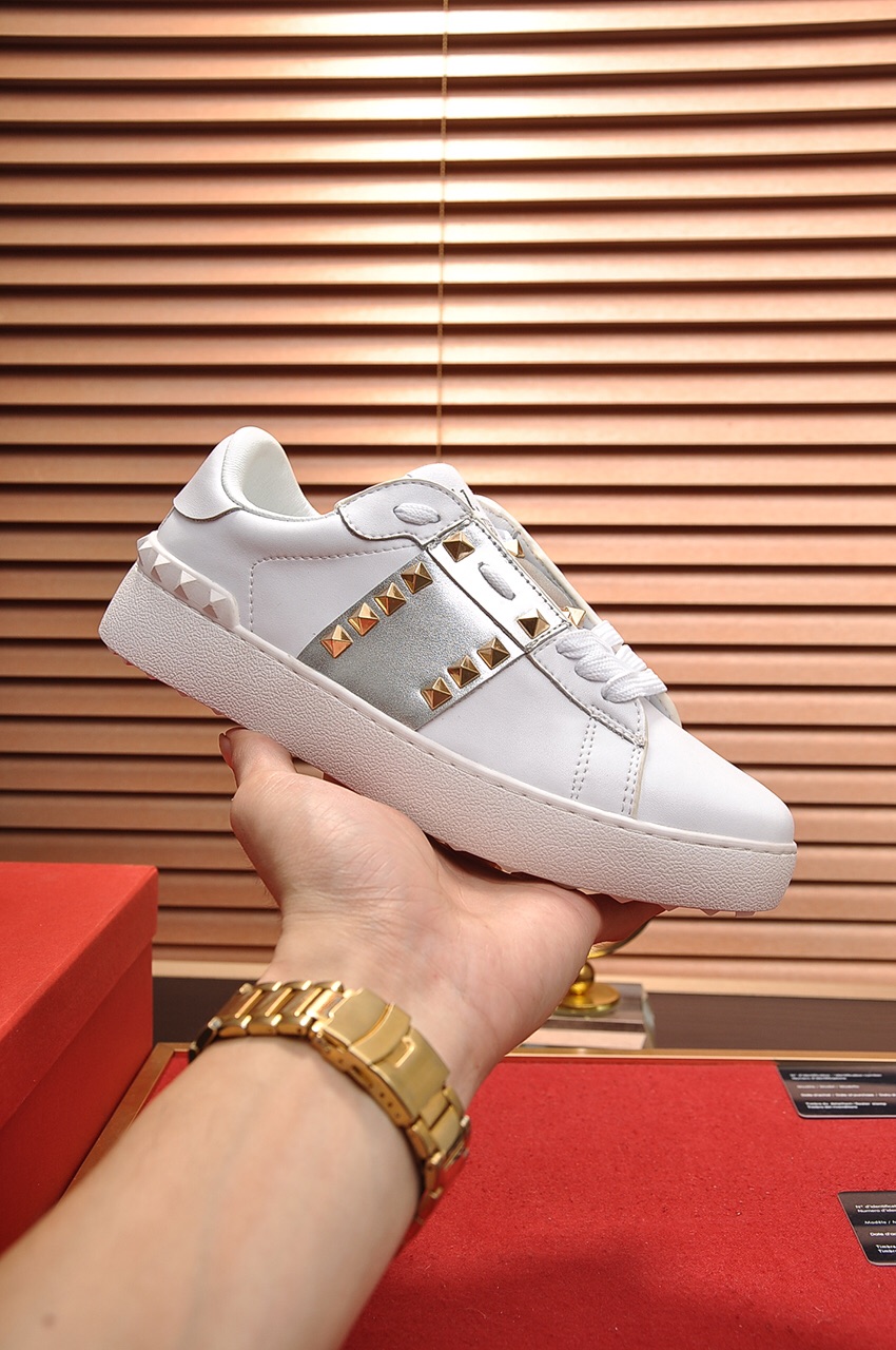 Valentino Garavani Rockstud Untitled calfskin sneaker 15 - vstockx