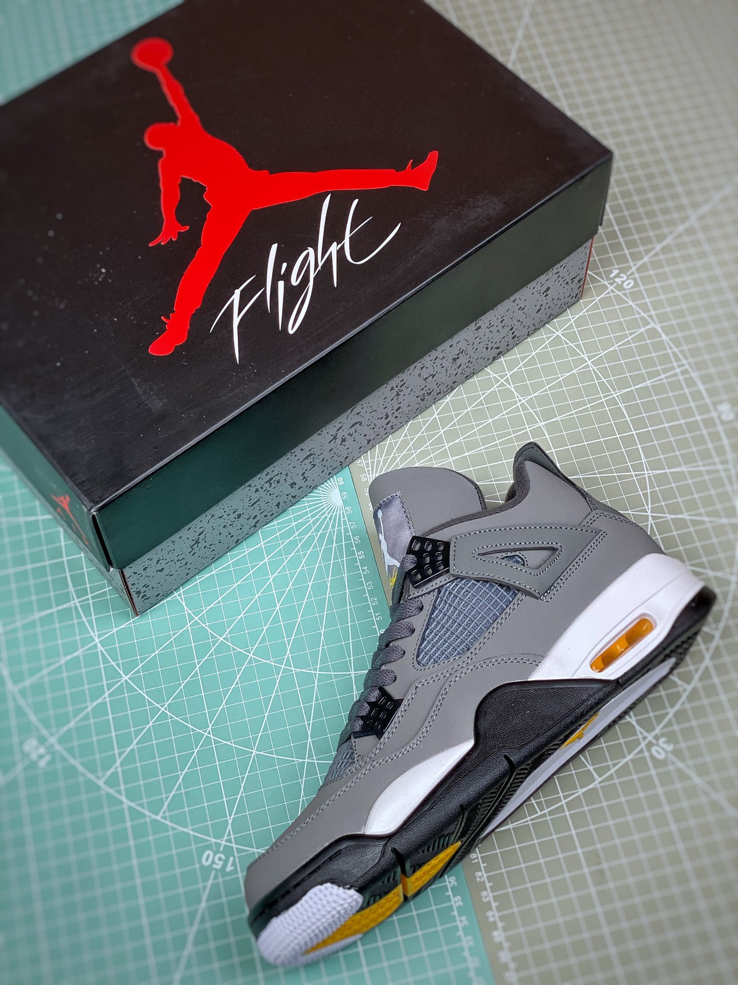 Jordan 4 Retro Cool Grey (2019) - vstockx