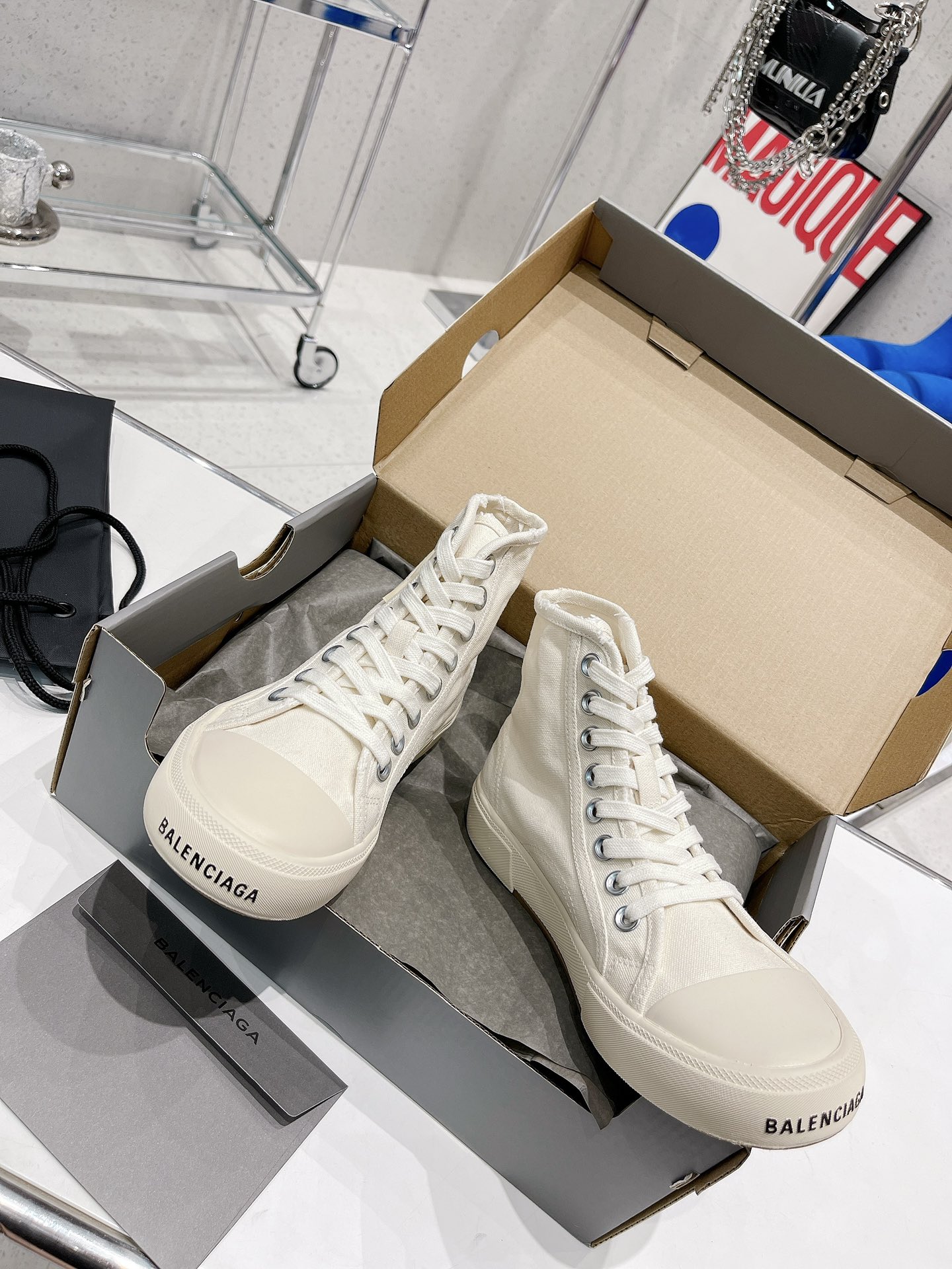 Balenciaga Paris Sneaker 3 - vstockx