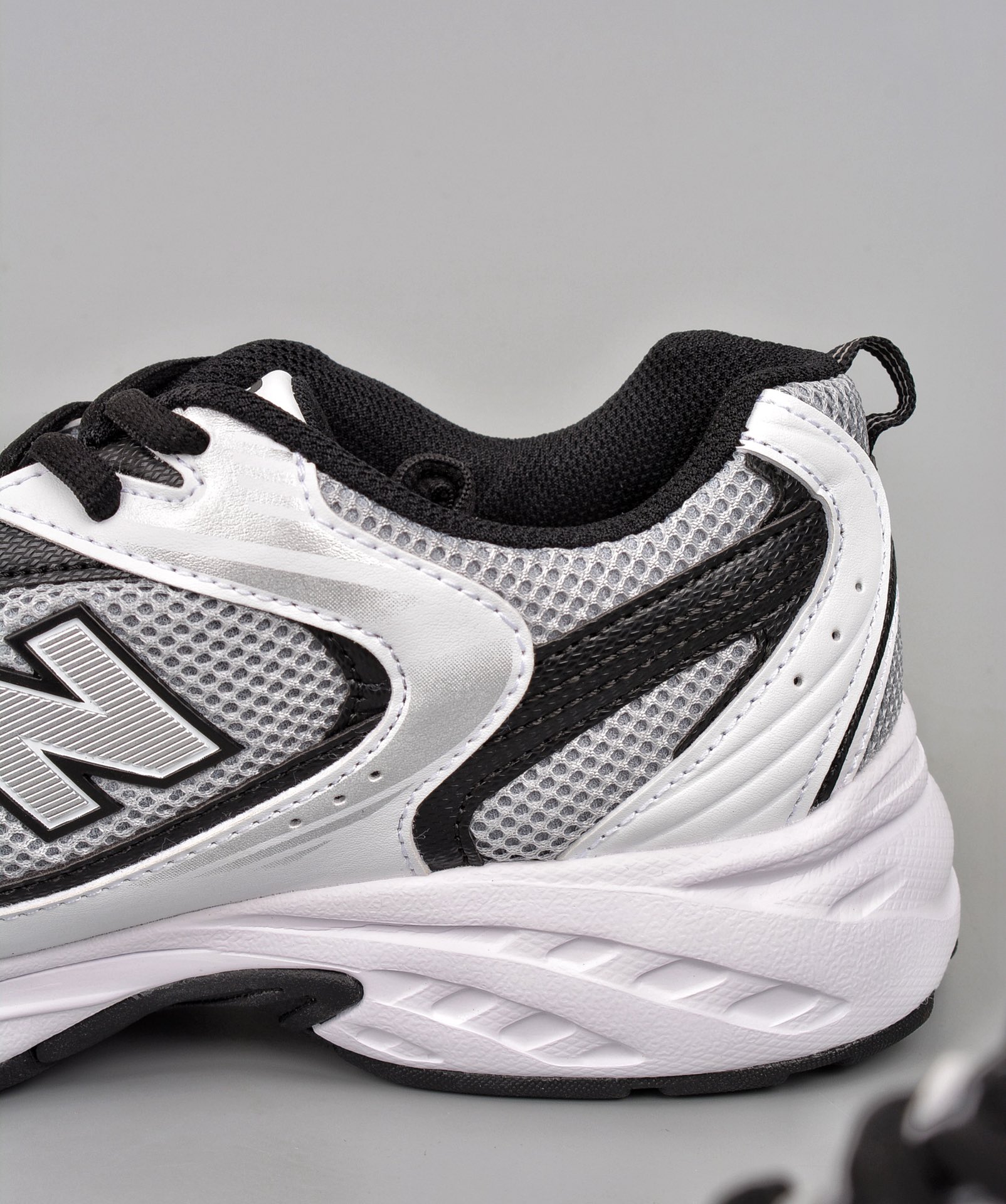 New Balance 530 Sneaker 10 - vstockx