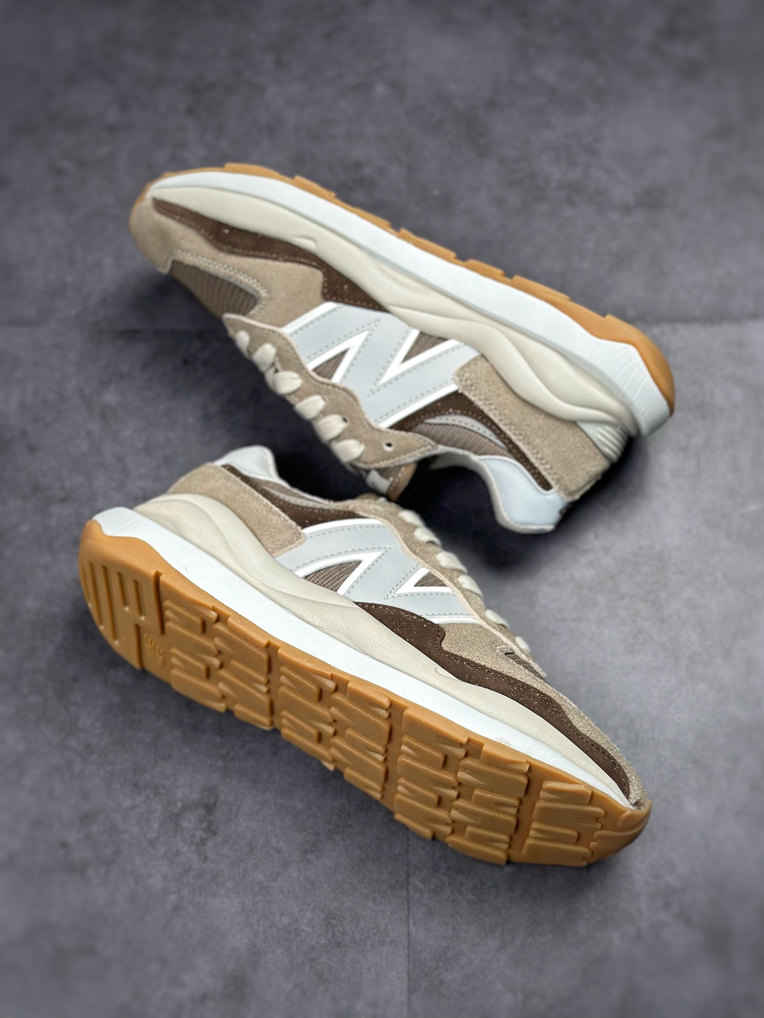 New Balance 57/40 Mushroom Black Coffee - vstockx