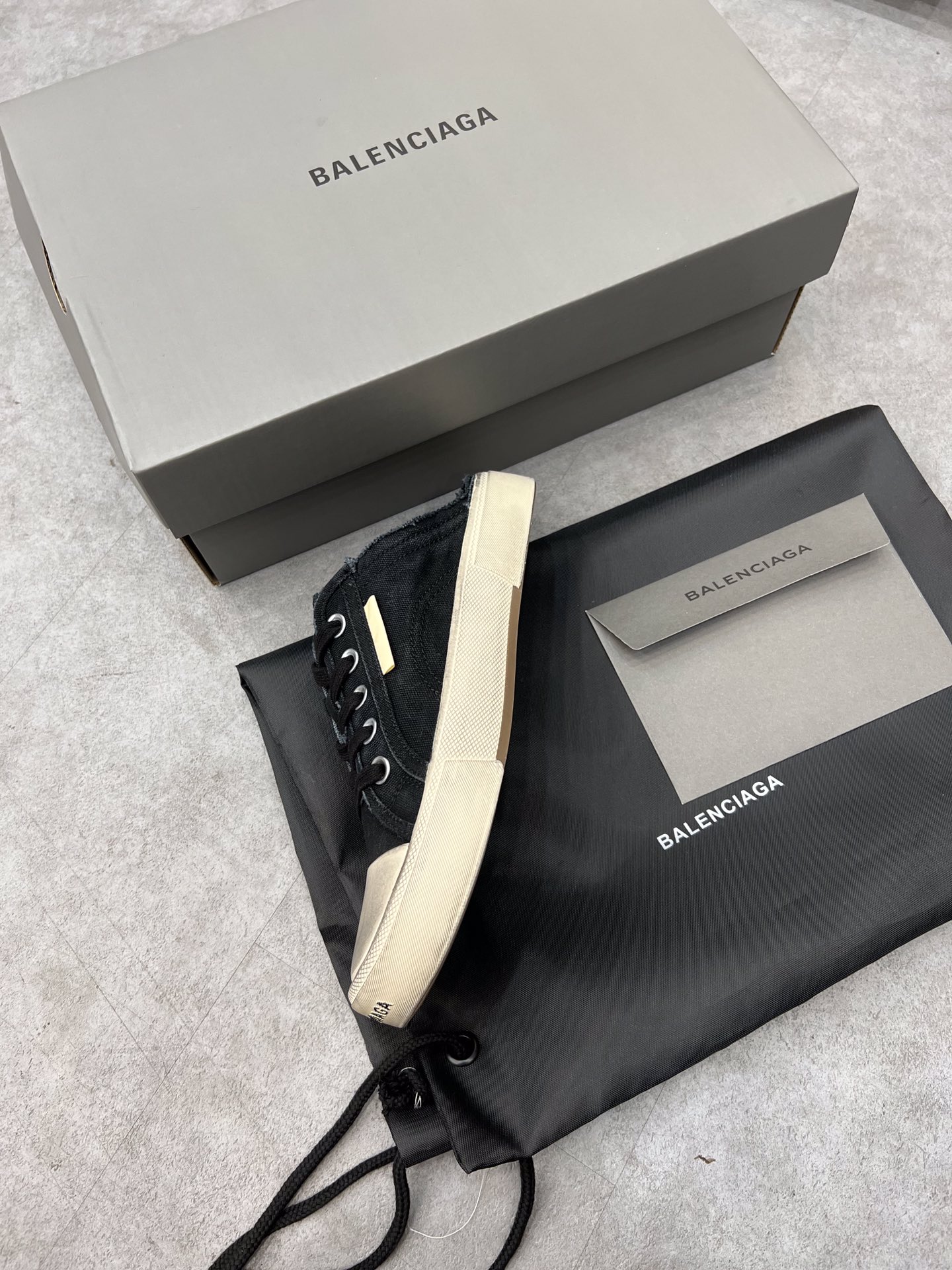 Balenciaga Paris Sneaker 4 - vstockx
