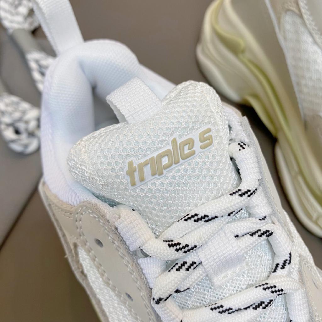 Balenciaga Triple S White (W) - vstockx