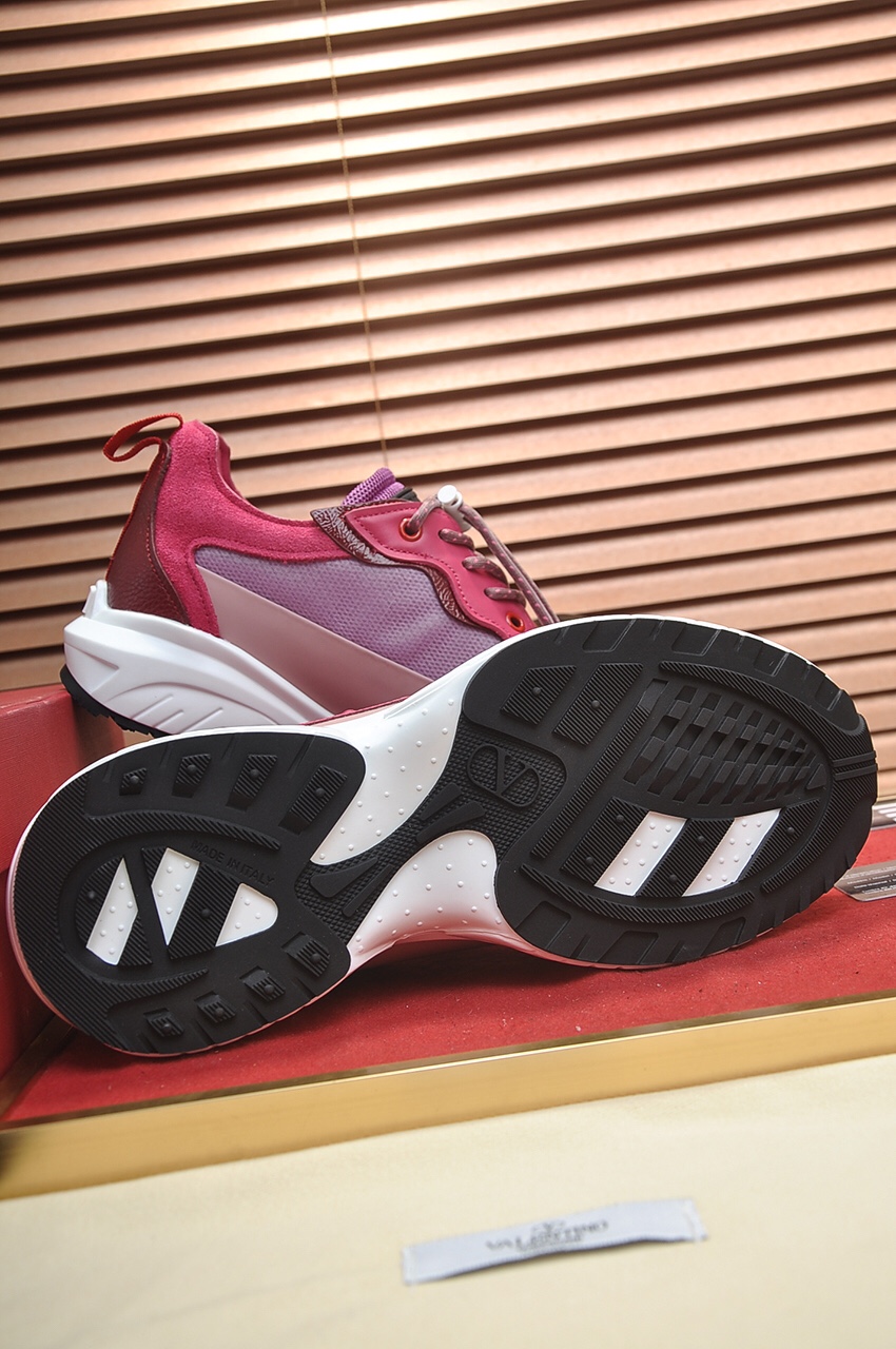 Valentino Garavani Low-top sneakers 16 - vstockx