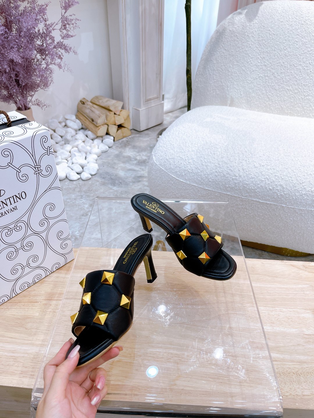 VALENTINO GARAVANI Roman Stud WOMEN 34 - vstockx