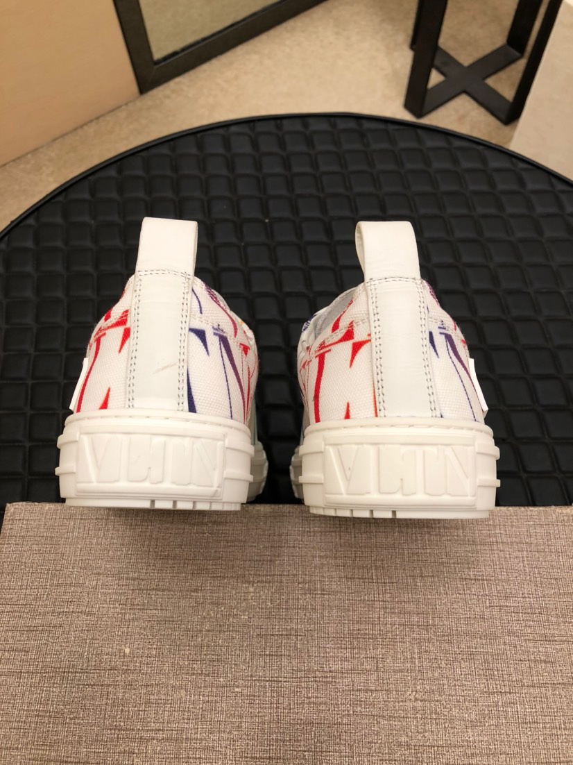 Valentino Garavani Giggies VLTN TIMES low-top sneakers 2 - vstockx