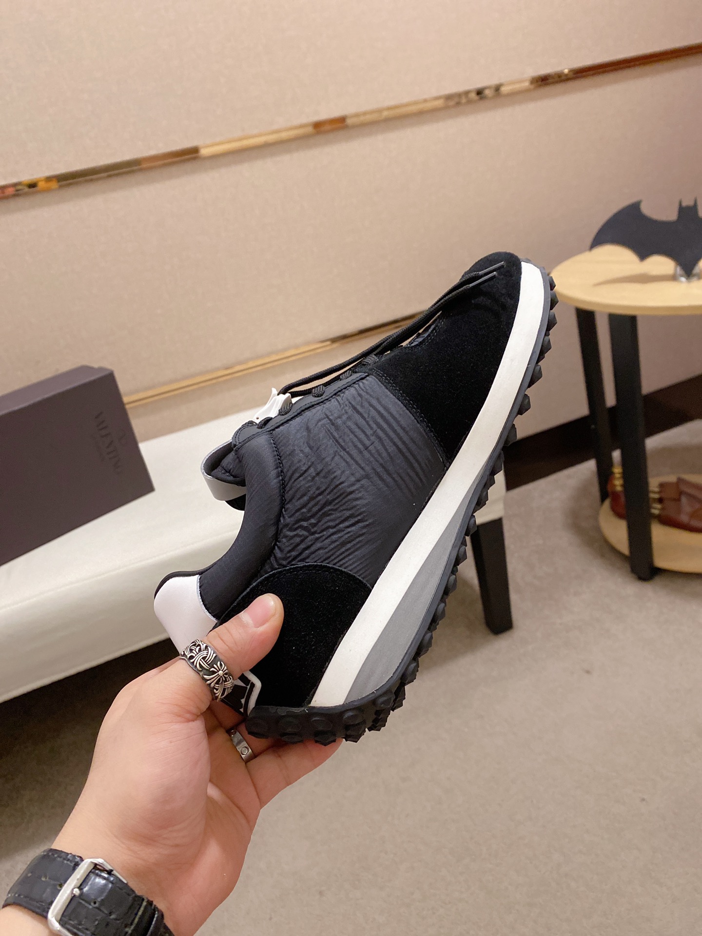 Valentino Garavani Low-top sneakers 10 - vstockx