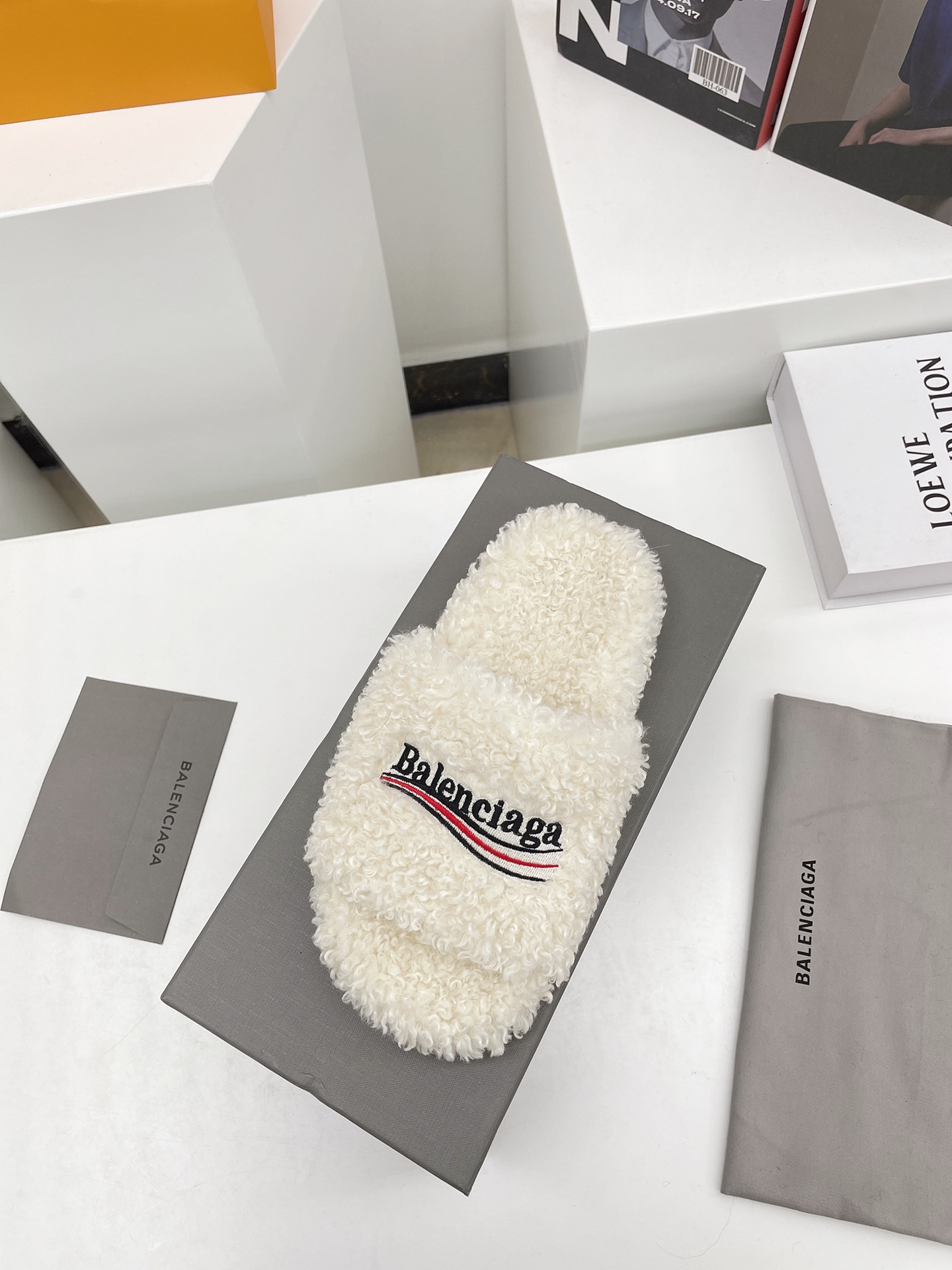 Balenciaga women 4 - vstockx