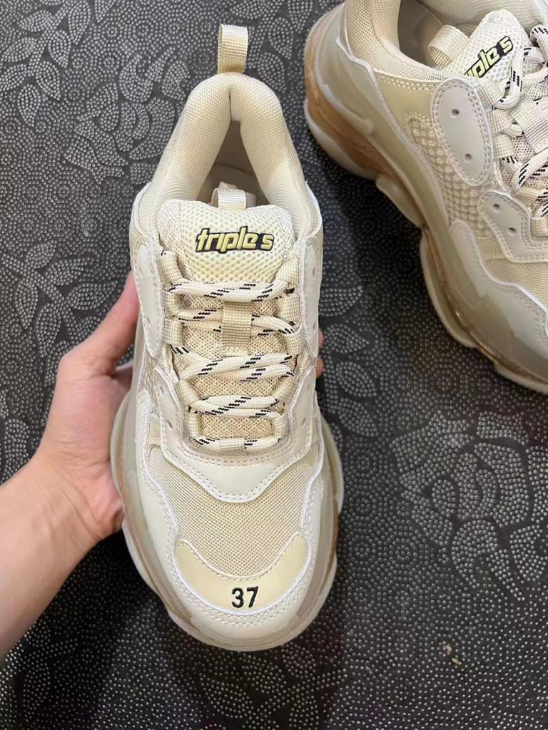 Balenciaga Triple S Clear Sole Beige - vstockx