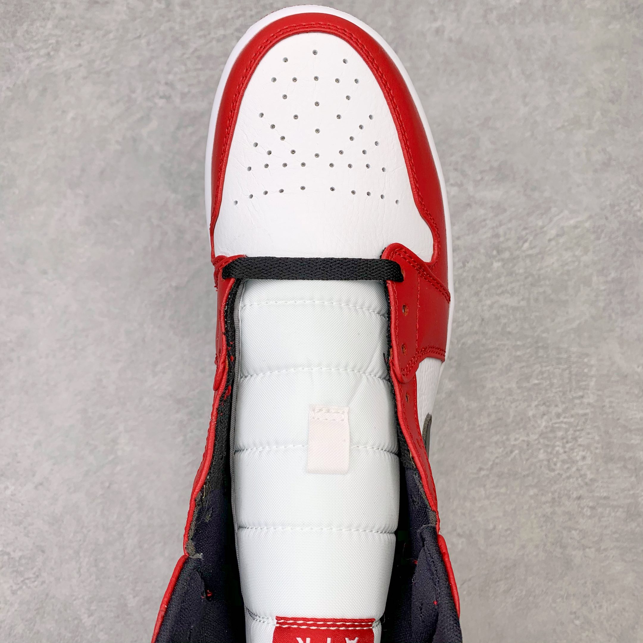 Jordan 1 Mid Chicago (2020) - vstockx