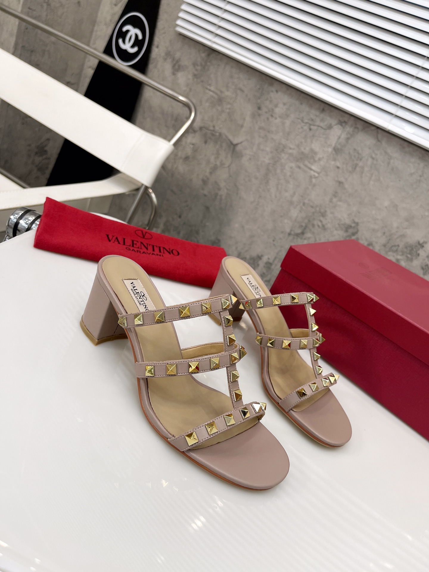 VALENTINO GARAVANI Rockstud WOMEN 5 - vstockx