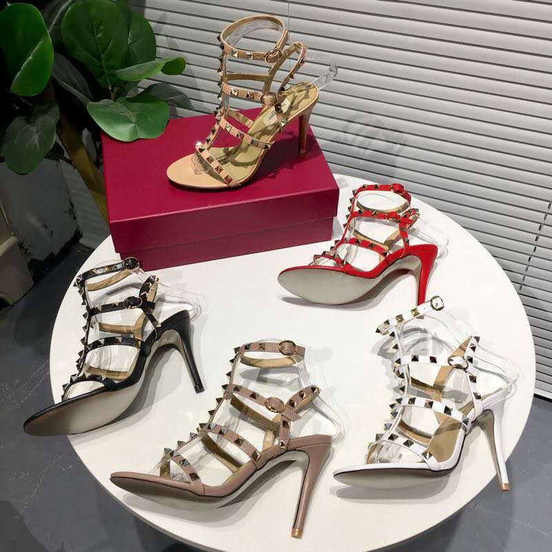 VALENTINO GARAVANI Rockstud WOMEN 36 - vstockx