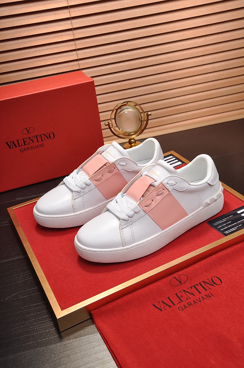 Valentino Garavani Rockstud Untitled calfskin sneaker 30 - vstockx
