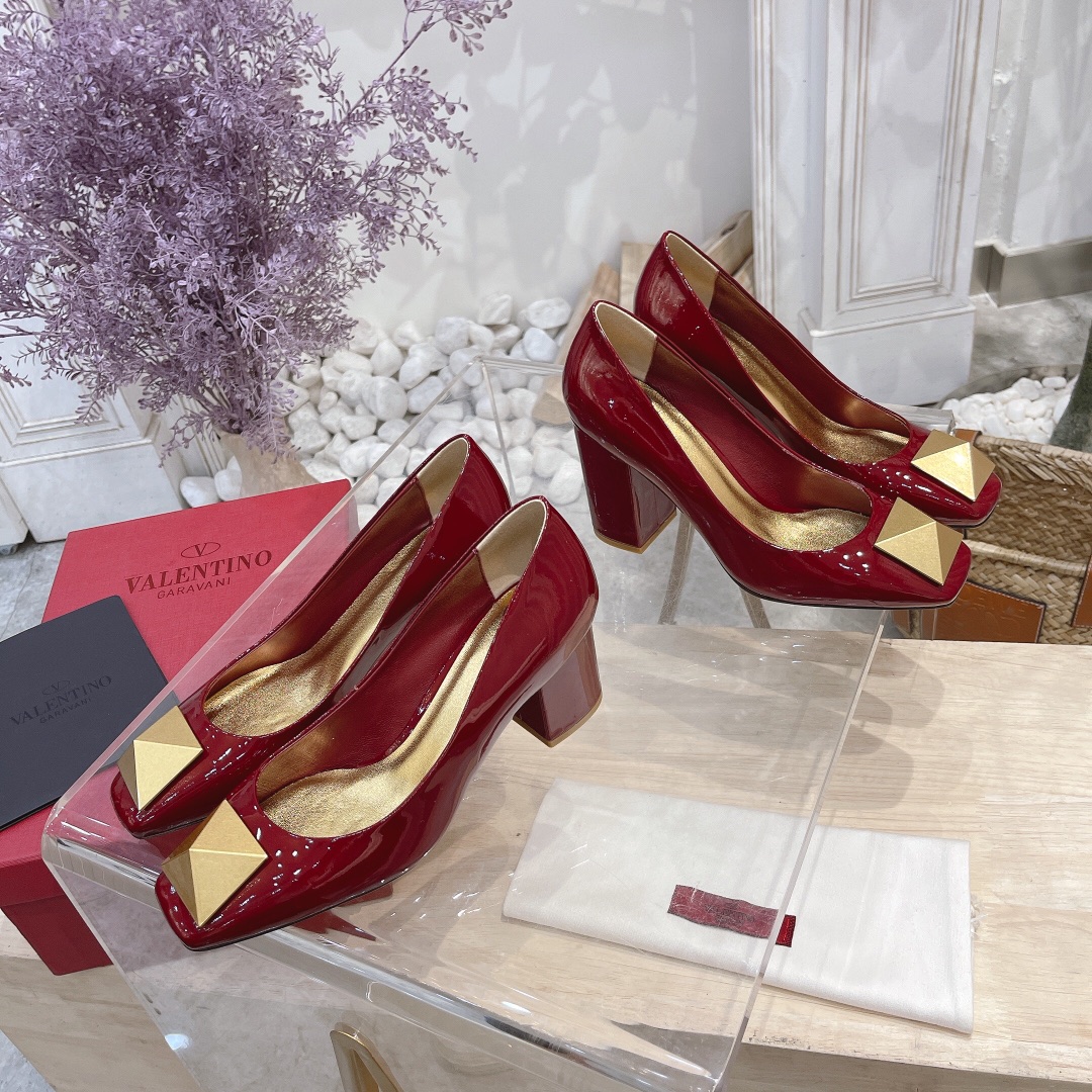 VALENTINO GARAVANI Roman Stud WOMEN 18 - vstockx