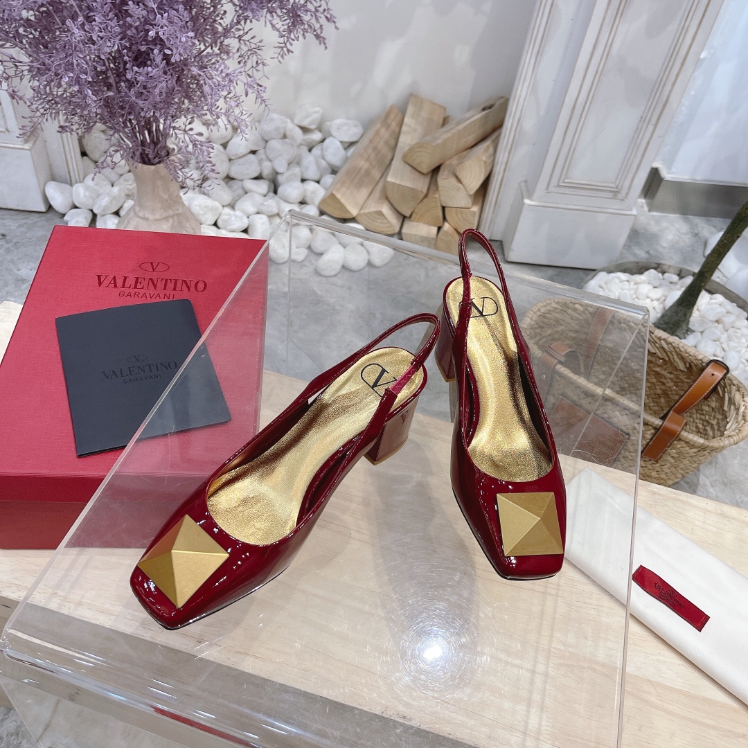 VALENTINO GARAVANI Roman Stud WOMEN 19 - vstockx