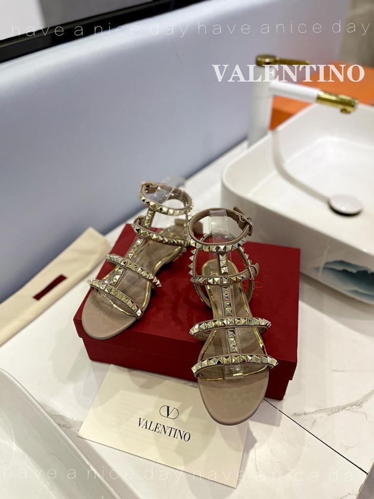 Valentino shoes 1 - vstockx