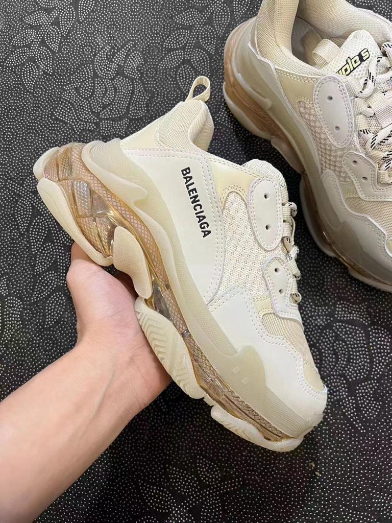 Balenciaga Triple S Clear Sole Beige - vstockx