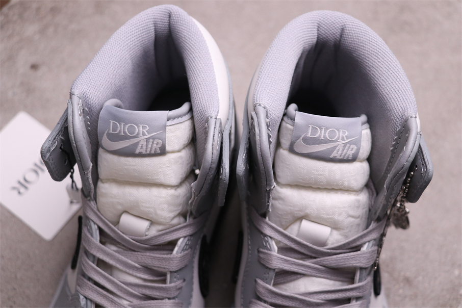 Jordan 1 Retro High Dior - vstockx