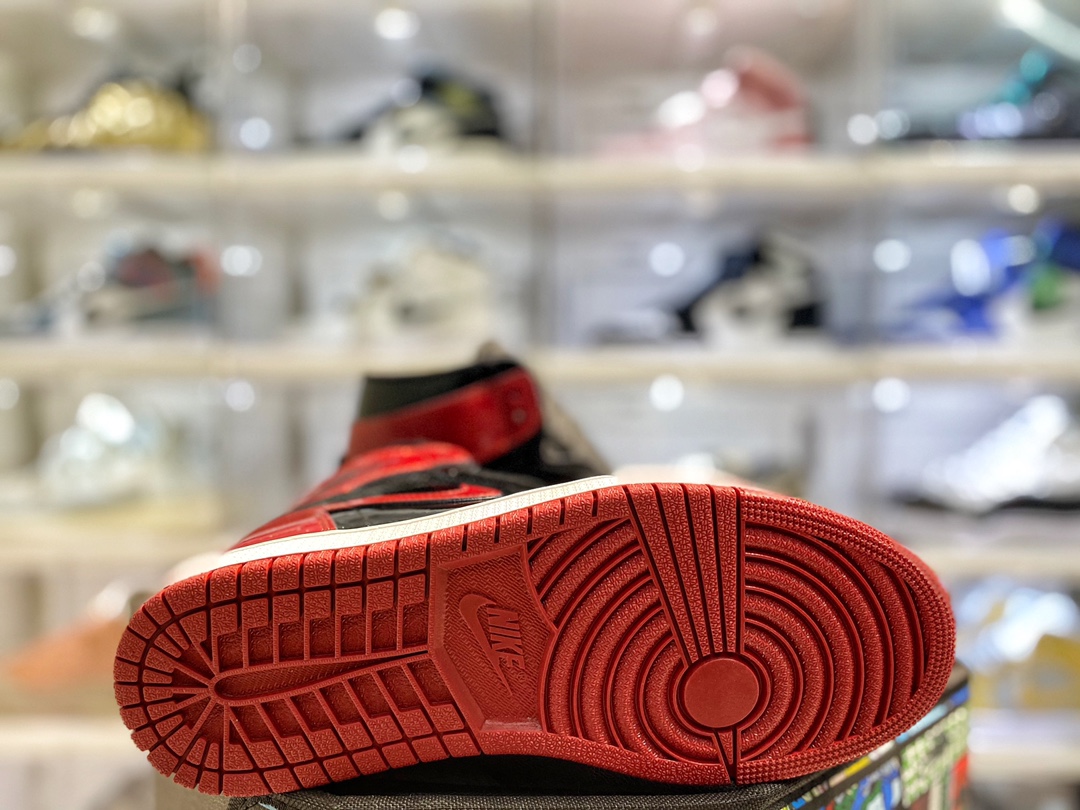 Jordan 1 Retro High OG Patent Bred - vstockx