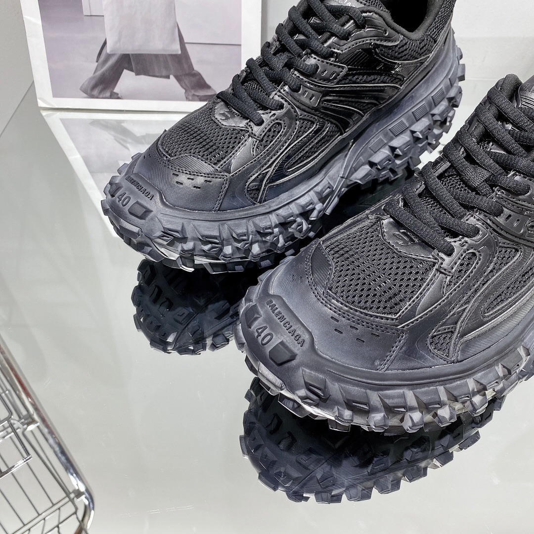 Balenciaga Defender TRAINERS 5 - vstockx