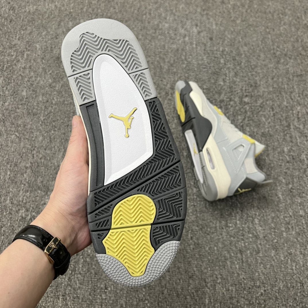 Jordan 4 Retro SE Craft Photon Dust - vstockx