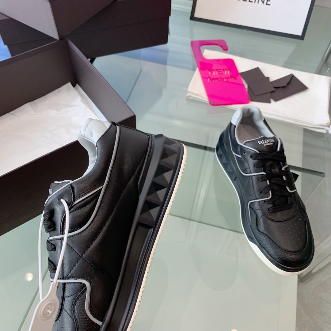 VALENTINO GARAVANI ONE STUD SNEAKER 5 - vstockx