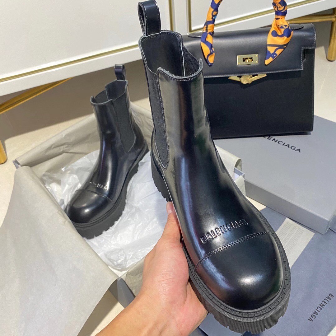 Balenciaga boot women 6 - vstockx