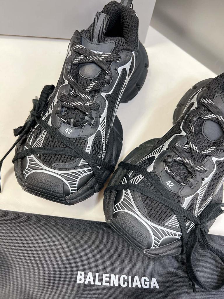 Balenciaga 3XL Black - vstockx