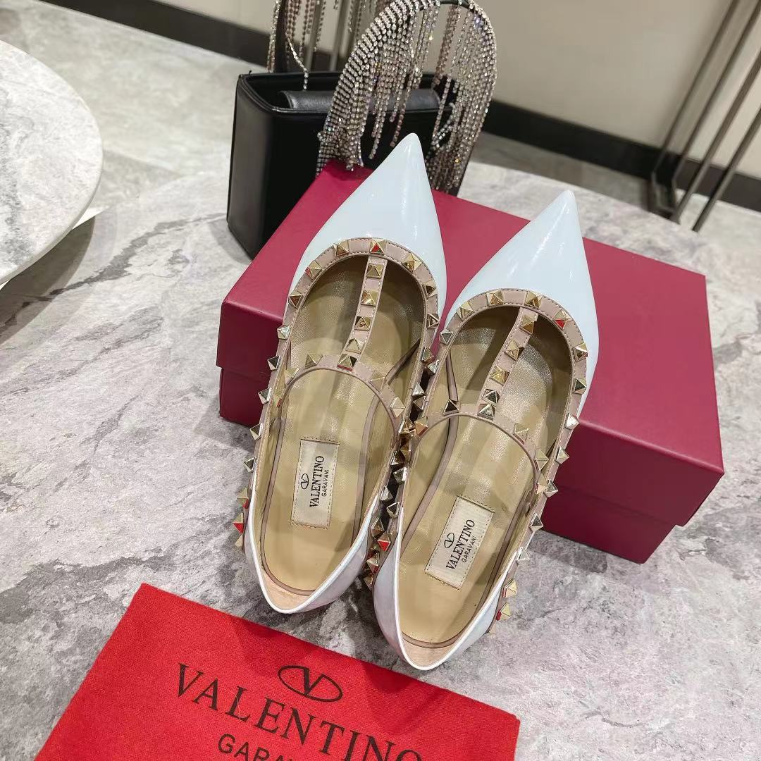 VALENTINO GARAVANI Roman Stud WOMEN 15 - vstockx