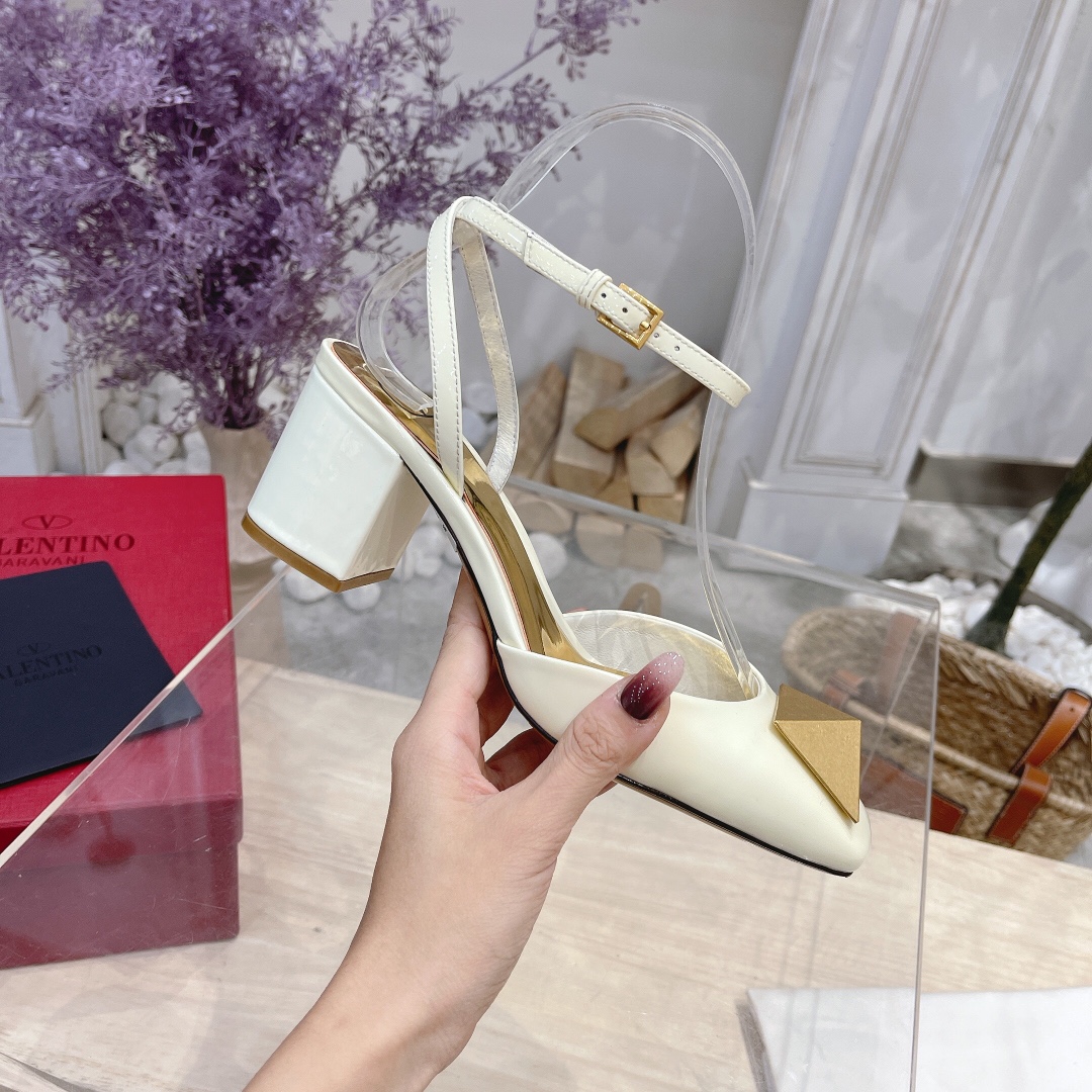 VALENTINO GARAVANI Roman Stud WOMEN 17 - vstockx