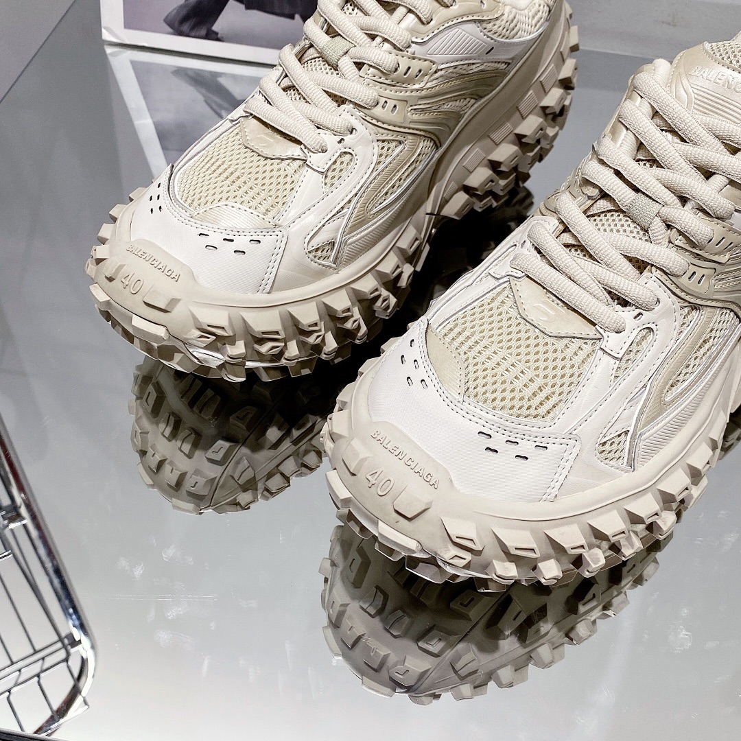 Balenciaga Defender TRAINERS 5 - vstockx