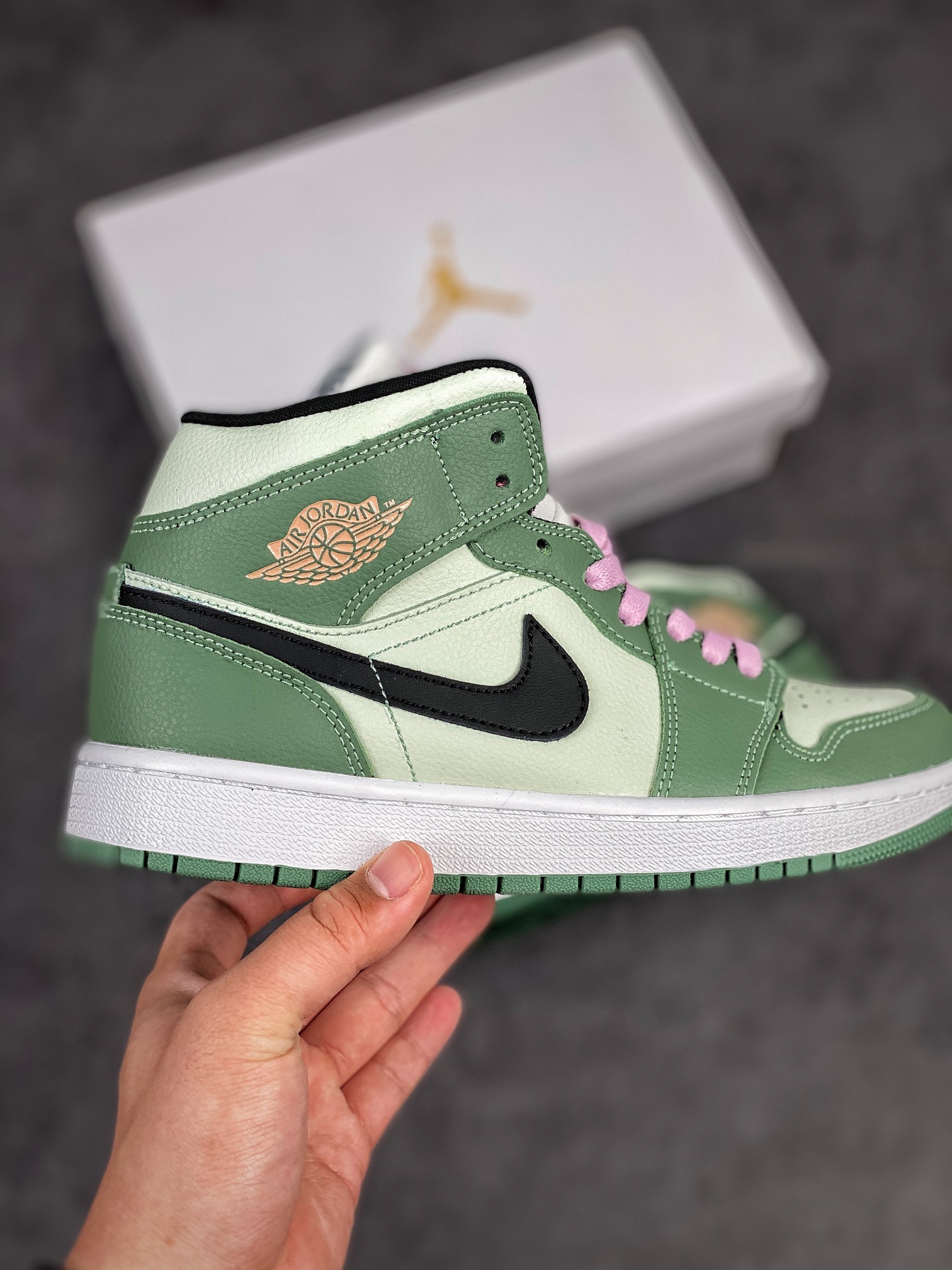 Jordan 1 Mid Dutch Green (W) - vstockx