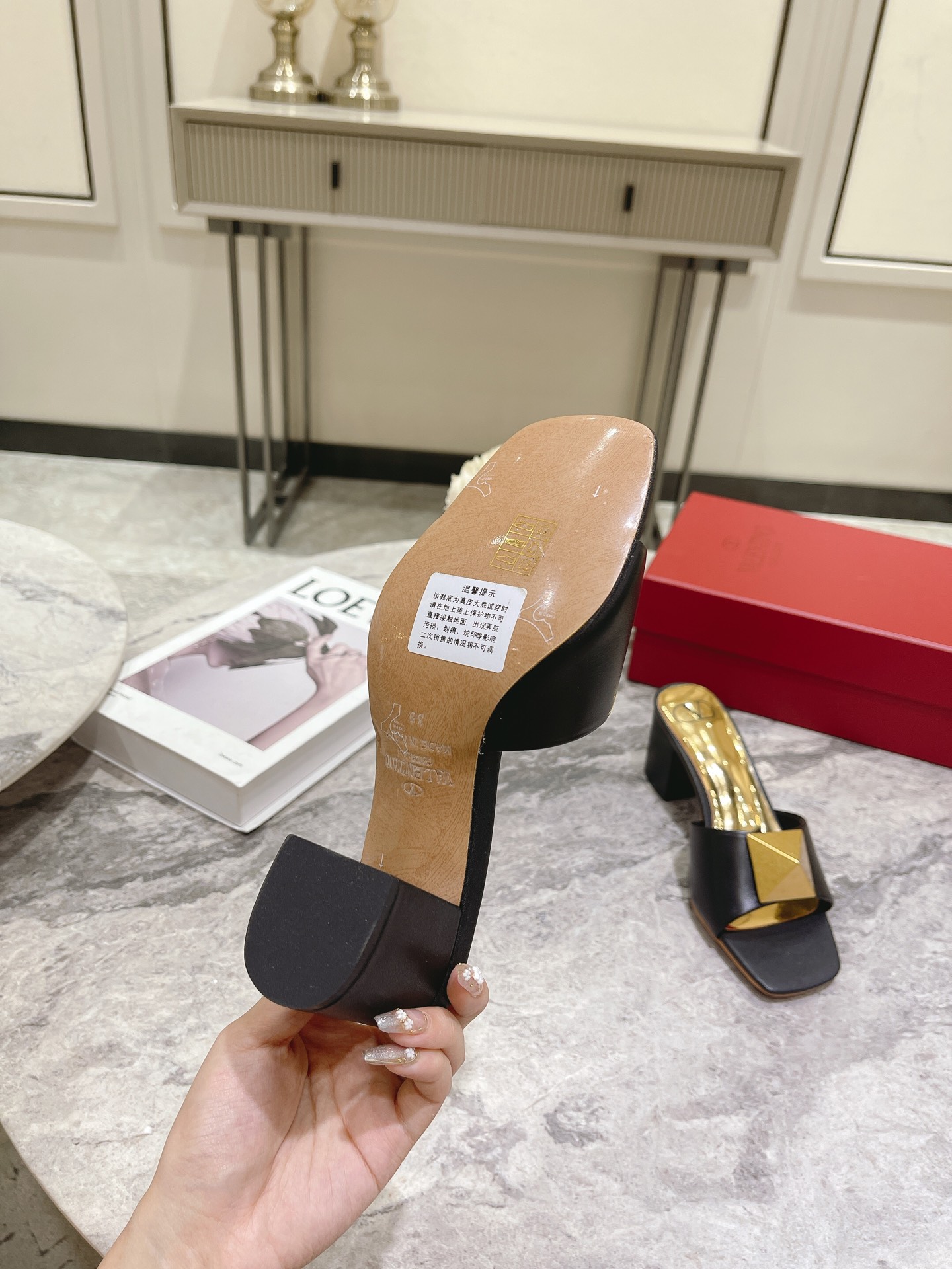 VALENTINO GARAVANI Roman Stud WOMEN 6 - vstockx