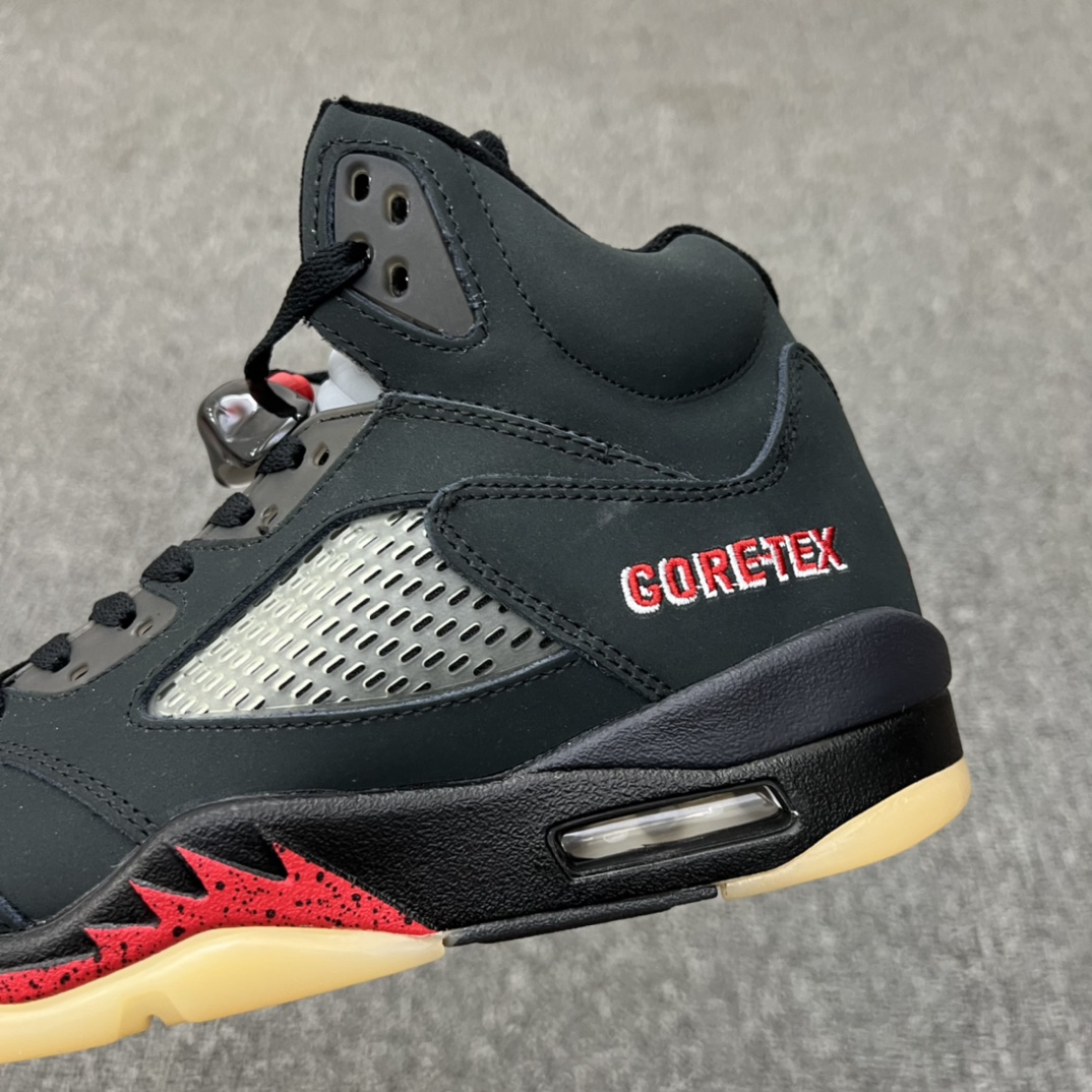 Jordan 5 Retro Gore-Tex Off-Noir (Women's) - vstockx