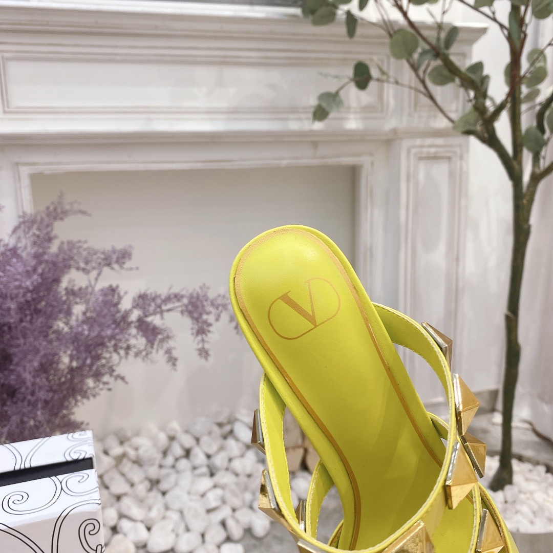 VALENTINO GARAVANI ROMAN STUD WOMEN 12 - vstockx